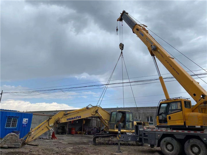 河源市25吨吊车的工作半径是多少？