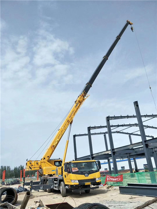 河源市超高层建筑钢结构吊装案例